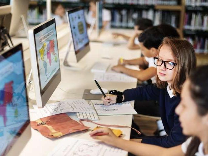What are the options for the government and teachers to start schools in the Corona period? | कोरोना काळात शाळा सुरू करायच्या तर शासन आणि शिक्षकांपुढे कोणते पर्याय आहेत? What are the options for the government and teachers to start schools in the Corona period? | कोरोना काळात शाळा सुरू करायच्या तर शासन आणि शिक्षकांपुढे कोणते पर्याय आहेत?