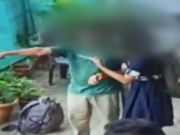 A knife was put to the throat of a school girl due to one sided love Shocking incident in Satara | एकतर्फी प्रेमातून शाळकरी मुलीच्या गळ्याला लावला चाकू; साताऱ्यातील धक्कादायक घटना