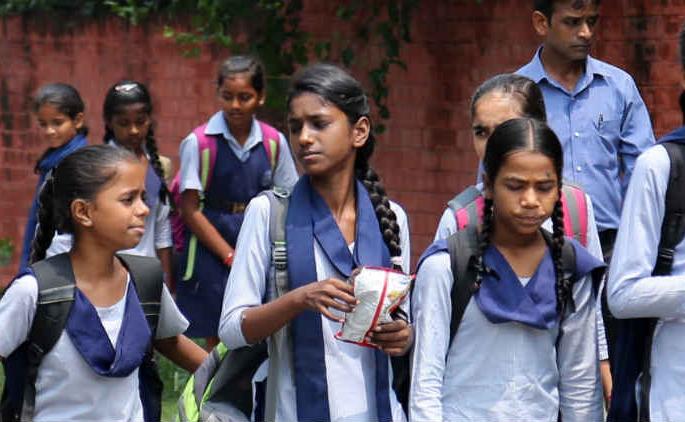 Free travel facility for students of Akola district! | अकोला जिल्ह्यातील विद्यार्थ्यांना मोफत प्रवास सुविधा! Free travel facility for students of Akola district! | अकोला जिल्ह्यातील विद्यार्थ्यांना मोफत प्रवास सुविधा!