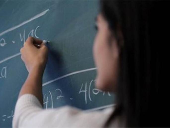 Salary of 18,000 teachers and staff in Nagpur district withheld | नागपूर जिल्ह्यातील १८ हजार शिक्षक व कर्मचाऱ्यांचे वेतन रोखले