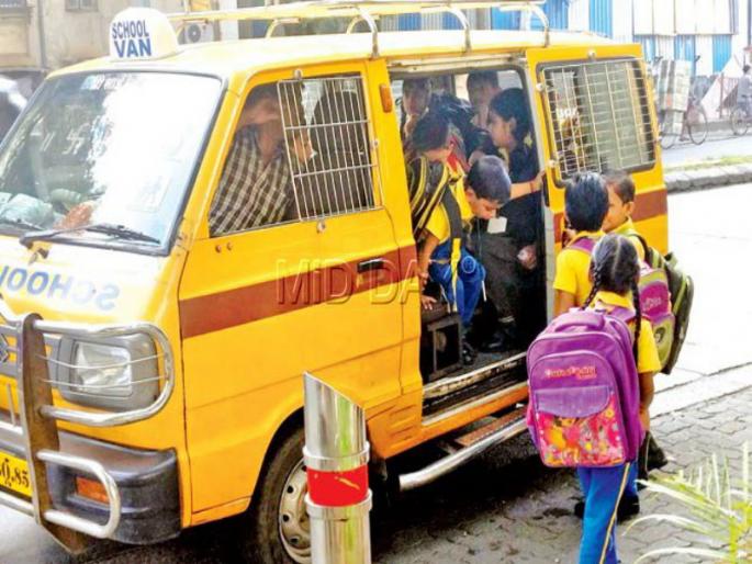 The action will be taken against bus, van who transport students unsafely | बस, व्हॅनमधून असुरक्षितपणे विद्यार्थी वाहतूक करणाऱ्या ५० वाहनांवर कारवाई बडगा
