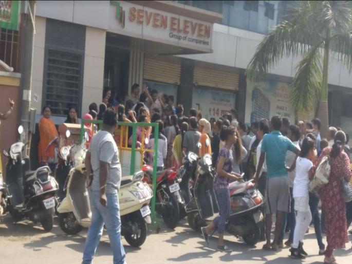 Police action on other vehicles to take bus service of BJP MLA's school | भाजपा आमदाराच्या शाळेची बससेवा घेण्यासाठी अन्य वाहनांवर पोलिसांची कारवाई Police action on other vehicles to take bus service of BJP MLA's school | भाजपा आमदाराच्या शाळेची बससेवा घेण्यासाठी अन्य वाहनांवर पोलिसांची कारवाई