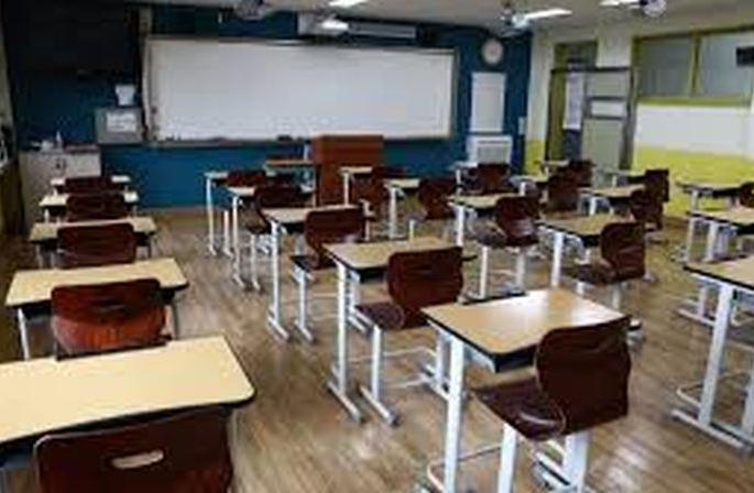 Classes IX, X and XII start from today | आजपासून नववी, दहावी, बारावीचे वर्ग सुरू Classes IX, X and XII start from today | आजपासून नववी, दहावी, बारावीचे वर्ग सुरू