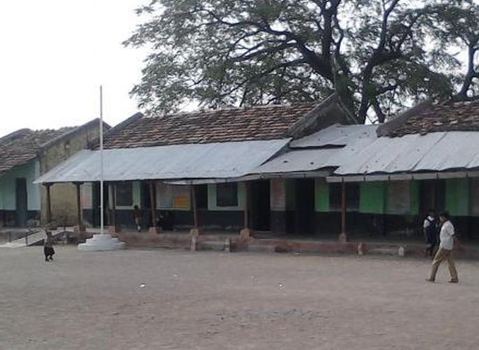 ‘Wait and Watch’ to start the class; Education Department Alert! | वर्ग सुरू होण्यासाठी ‘वेट अ‍ॅन्ड वॉच’; शिक्षण विभाग अलर्ट !