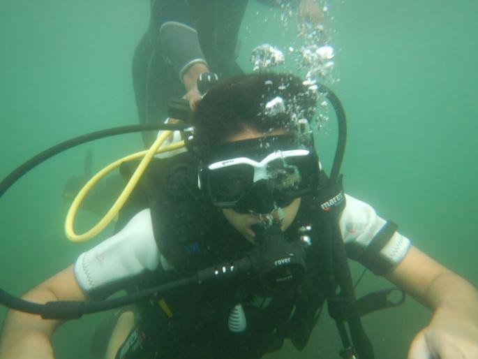 An eclectic world of sea beaches in Ratnagiri, spontaneous response from tourists | रत्नागिरीत पाहायला मिळतंय समुद्राखालचे अनोखे जग, उपक्रमाला पर्यटकांकडून उत्स्फूर्त प्रतिसाद