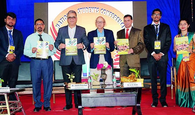 Why is there no place in the study book of Indian research? Padmabhushan Shashikumar Chitre | भारतीयांच्या संशोधनाला अभ्यास पुस्तिकेत स्थान का नाही? पद्मभूषण शशिकुमार चित्रे