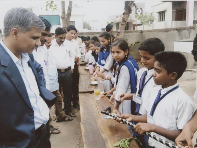 Buldhana: Science exhibition at Saraswati Vidyalay, Sunderkhed | बुलडाणा : सुंदरखेड येथील सरस्वती विद्यालयात विज्ञान प्रदर्शनी Buldhana: Science exhibition at Saraswati Vidyalay, Sunderkhed | बुलडाणा : सुंदरखेड येथील सरस्वती विद्यालयात विज्ञान प्रदर्शनी