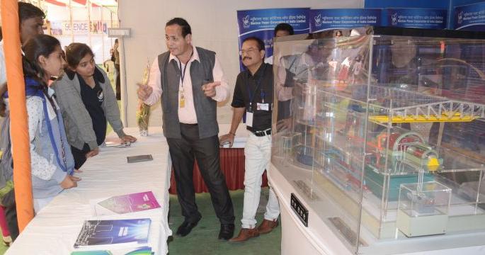 Flying plane production from ground bauxite ... | जमिनीतील बॉक्साईटपासून बनते हवेत उडणारे विमान... Flying plane production from ground bauxite ... | जमिनीतील बॉक्साईटपासून बनते हवेत उडणारे विमान...