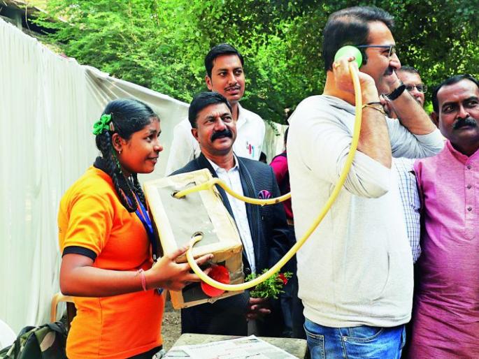 Science requires education through demonstrations: Mayor | प्रात्यक्षिकांतूनच विज्ञानाचे शिक्षण हवे  : महापौर Science requires education through demonstrations: Mayor | प्रात्यक्षिकांतूनच विज्ञानाचे शिक्षण हवे  : महापौर