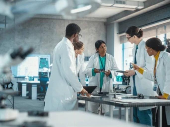 A scientist is a 'government servant' Center restriction on accepting awards from private institutions | शास्त्रज्ञ म्हणजे ‘सरकारी नोकर’; खासगी संस्थांकडून पुरस्कार स्वीकारण्यावर केंद्राचा अंकुश A scientist is a 'government servant' Center restriction on accepting awards from private institutions | शास्त्रज्ञ म्हणजे ‘सरकारी नोकर’; खासगी संस्थांकडून पुरस्कार स्वीकारण्यावर केंद्राचा अंकुश