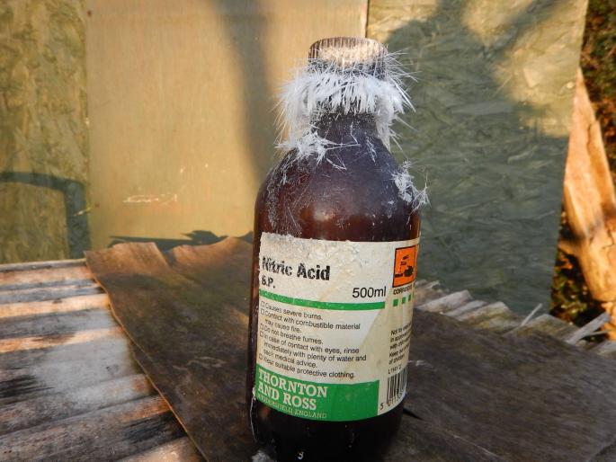 Young man commits suicide by drinking acid out of frustration of not having a job | नोकरी नसल्याच्या नैराश्यातून तरुणाची अ‍ॅसिड पिऊन आत्महत्या