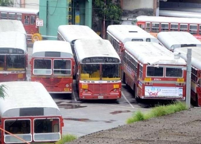 ST got Rs 2.57 crore from scrap sale: 45 buses in scrap | भंगार विक्रीतून एसटीला मिळाले २.५७ कोटी : ४५ बसेस निघाल्या भंगारात ST got Rs 2.57 crore from scrap sale: 45 buses in scrap | भंगार विक्रीतून एसटीला मिळाले २.५७ कोटी : ४५ बसेस निघाल्या भंगारात