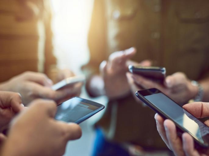 Follow 'Digital Detox', 'No Screen Day'! | 'डिजिटल डिटॉक्स’, 'नो स्क्रीन डे' पाळाच! सोशल मीडियाचे व्यसन Follow 'Digital Detox', 'No Screen Day'! | 'डिजिटल डिटॉक्स’, 'नो स्क्रीन डे' पाळाच! सोशल मीडियाचे व्यसन