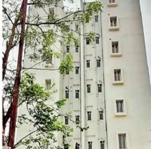 MHADA gave the house, the builder blocked the road | ʻम्हाडाʼने घर दिले, मात्र बिल्डरने रस्ता रखडवला; पुण्यातला धक्कादायक प्रकार