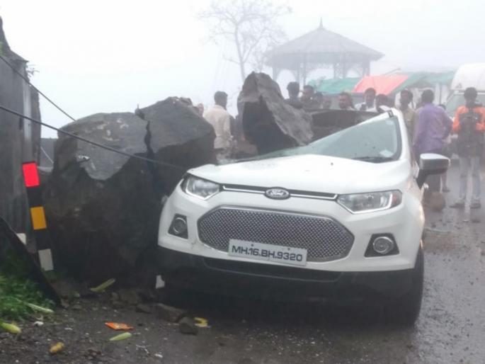 The landslide on car in Malshej Ghat; Fortunately | माळशेज घाटात कारवर दरड कोसळली; सुदैवाने जीवितहानी टळली The landslide on car in Malshej Ghat; Fortunately | माळशेज घाटात कारवर दरड कोसळली; सुदैवाने जीवितहानी टळली