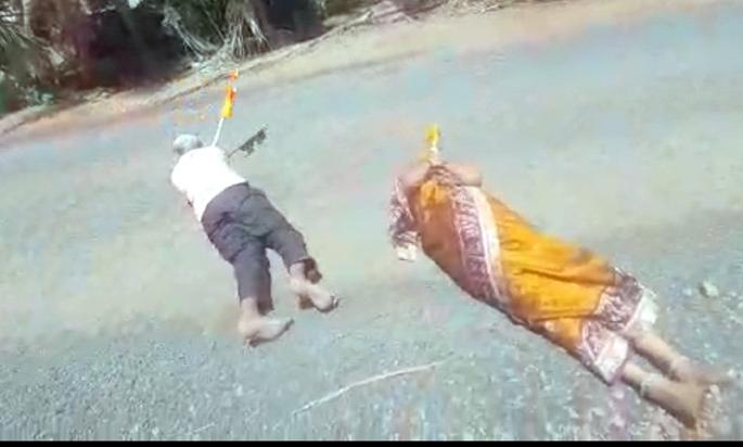 40 km lotangana of couples in Laul; Find out exactly why | लऊळमधील दांपत्यांचे ४० किलोमीटर लोटांगण; जाणून घ्या नेमकं कारण काय 40 km lotangana of couples in Laul; Find out exactly why | लऊळमधील दांपत्यांचे ४० किलोमीटर लोटांगण; जाणून घ्या नेमकं कारण काय