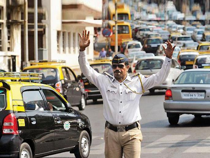 Be careful challan of worth 10000 rupees for not giving clean way to ambulances and fire brigade vehicles | सावधान! या वाहनांना पुढे जाण्यास रस्ता दिला नाही, तर कापलं जाणार 10000 रुपयांचं चलान Be careful challan of worth 10000 rupees for not giving clean way to ambulances and fire brigade vehicles | सावधान! या वाहनांना पुढे जाण्यास रस्ता दिला नाही, तर कापलं जाणार 10000 रुपयांचं चलान