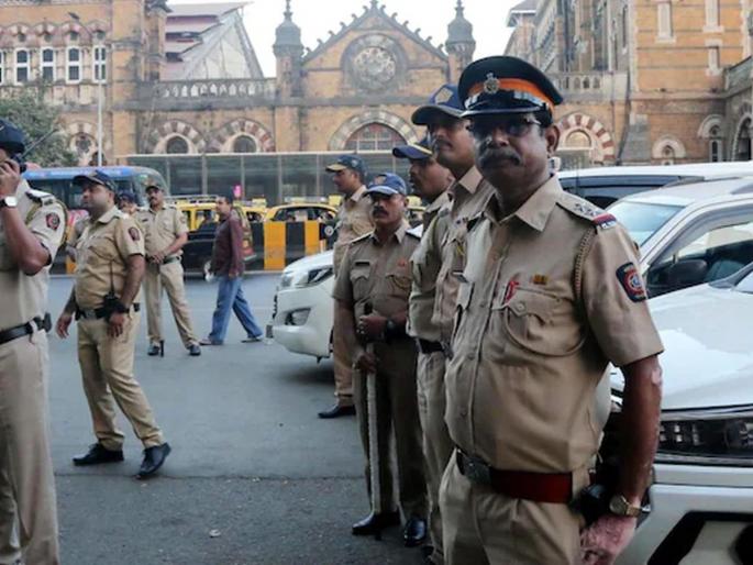 Mumbai Police Force gets 49 ACPs; 143 police inspectors became ACP in the state | मुंबई पोलिस दलाला मिळाले ४९ एसीपी; राज्यात १४३ पोलिस निरीक्षक बनले एसीपी Mumbai Police Force gets 49 ACPs; 143 police inspectors became ACP in the state | मुंबई पोलिस दलाला मिळाले ४९ एसीपी; राज्यात १४३ पोलिस निरीक्षक बनले एसीपी