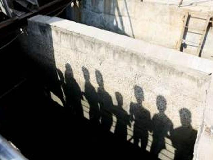 Baramati: Four suffocated while cleaning biogas tank, three from same house, four dead | बारामती: बायोगॅसची टाकी साफ करताना चौघेजण गुदमरले, तिघे एकाच घरातील