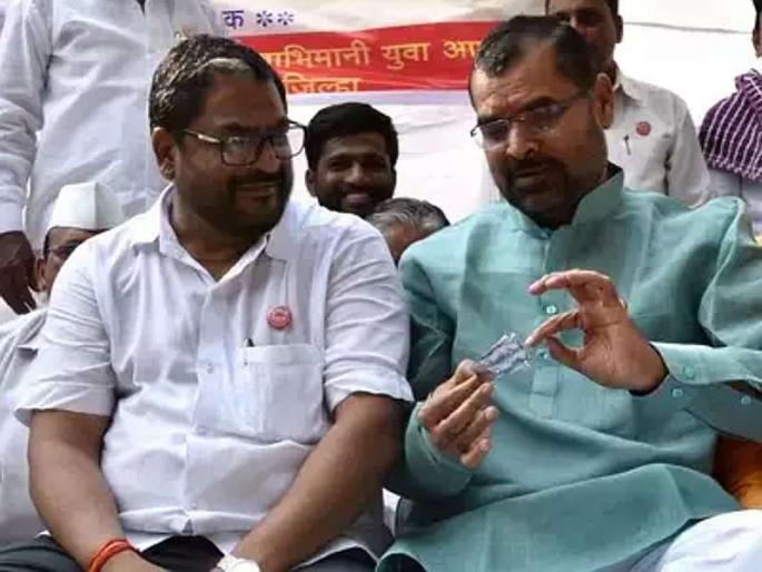 Sandeep Mohite arrested in Kadaknath scam of kolhapur | कडकनाथ घोटाळ्यात संदीप मोहितेसह दोघांना अटक, खोतांकडून राजू शेट्टी लक्ष्य Sandeep Mohite arrested in Kadaknath scam of kolhapur | कडकनाथ घोटाळ्यात संदीप मोहितेसह दोघांना अटक, खोतांकडून राजू शेट्टी लक्ष्य