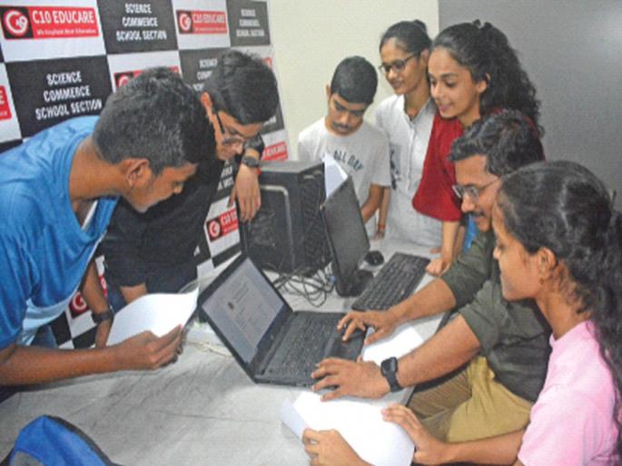 This year too in the 12th examination, only girls won | यंदाही बारावीच्या परीक्षेत मुलींचीच बाजी This year too in the 12th examination, only girls won | यंदाही बारावीच्या परीक्षेत मुलींचीच बाजी