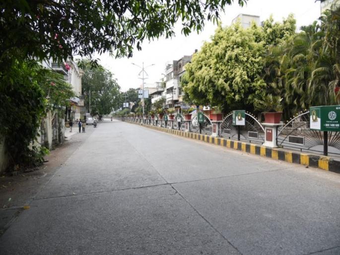 Strict adherence to strict restrictions by Nashik residents; Strict enforcement by the police | नाशिककरांकडून कठोर निर्बंधांचे काटेकोरपणे पालन; पोलिसांकडून चोख अंमलबजावणी 