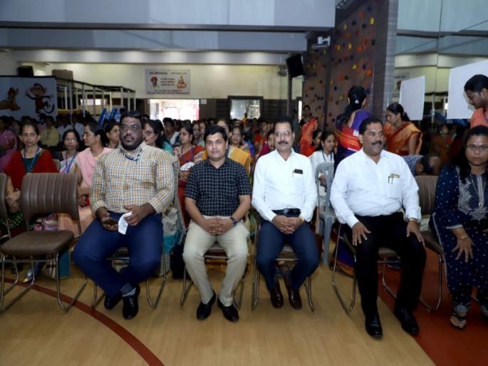 Workshop for Headmasters, Teachers of Ulhasnagar Municipal School; Municipal Commissioner Dr. Presence of King Dayanidhi | उल्हासनगर महापालिका शाळेतील मुख्याध्यापक, शिक्षकांसाठी कार्यशाळा; महापालिका आयुक्त डॉ. राजा दयानिधी यांची उपस्थिती Workshop for Headmasters, Teachers of Ulhasnagar Municipal School; Municipal Commissioner Dr. Presence of King Dayanidhi | उल्हासनगर महापालिका शाळेतील मुख्याध्यापक, शिक्षकांसाठी कार्यशाळा; महापालिका आयुक्त डॉ. राजा दयानिधी यांची उपस्थिती