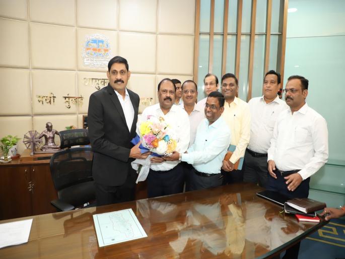 Aiming for number one in cleanliness in the country; Determination of new commissioner Kailas Shinde | स्वच्छतेमध्ये देशात प्रथम क्रमांकाचे उद्दीष्ट; नवे आयुक्त कैलास शिंदे यांचा निर्धार Aiming for number one in cleanliness in the country; Determination of new commissioner Kailas Shinde | स्वच्छतेमध्ये देशात प्रथम क्रमांकाचे उद्दीष्ट; नवे आयुक्त कैलास शिंदे यांचा निर्धार