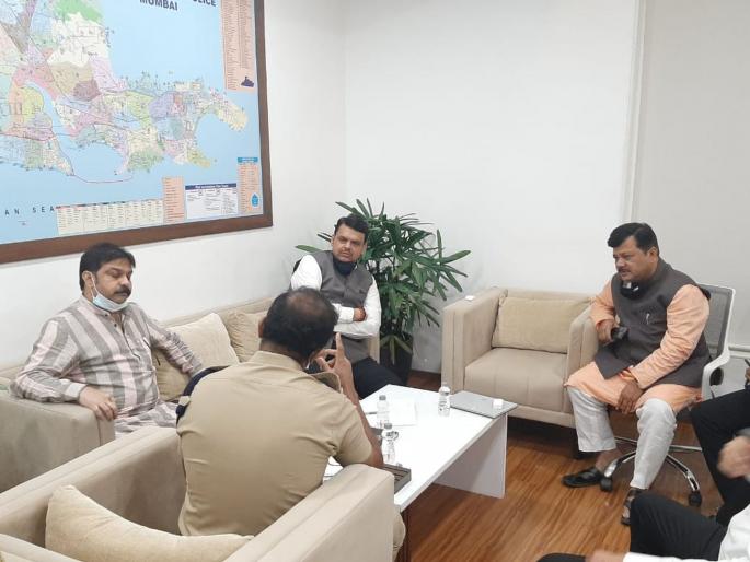 Remdesivir: Minister OSD's threatening phone call to Bruck pharma owner; Allegation of devendra Fadnavis | Remdesivir: दुपारी मंत्र्यांच्या ओएसडीचा फार्मा कंपनीच्या मालकाला धमकीचा फोन, रात्री ताब्यात; फडणवीसांचा आरोप Remdesivir: Minister OSD's threatening phone call to Bruck pharma owner; Allegation of devendra Fadnavis | Remdesivir: दुपारी मंत्र्यांच्या ओएसडीचा फार्मा कंपनीच्या मालकाला धमकीचा फोन, रात्री ताब्यात; फडणवीसांचा आरोप
