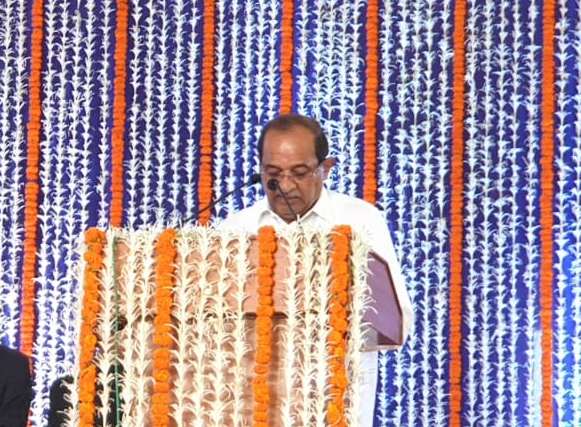 Cabine minister expansion Live: Radhakrishna Vikhe Patil, Kshirsagar and Shelar took oath | Maharashtra Cabinet Expansion Live : राजकुमार बडोले, प्रकाश मेहता यांच्यासह अन्य मंत्र्यांचे राजीनामे