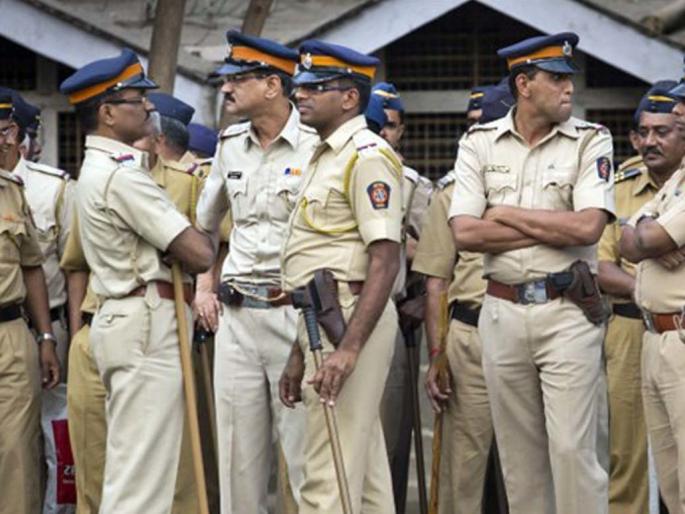 In the Worli Armed Forces, for the last 12 years, 163 police officers were appointed | वरळी सशस्त्र दलात बारा वर्षांपासून १६३ पोलीस एकाच ठिकाणी नियुक्त In the Worli Armed Forces, for the last 12 years, 163 police officers were appointed | वरळी सशस्त्र दलात बारा वर्षांपासून १६३ पोलीस एकाच ठिकाणी नियुक्त