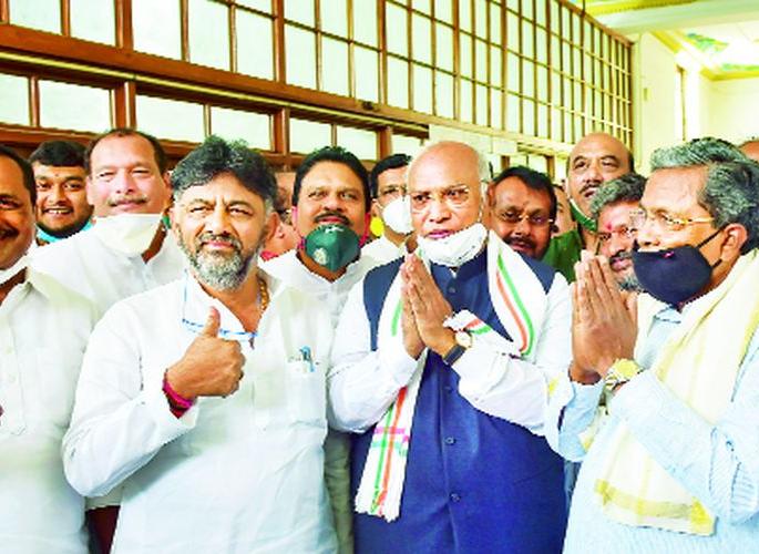 4 seats in Karnataka unopposed? | कर्नाटकातील ४ जागा बिनविरोध? देवेगौडांसमोर भाजप देणार नाही उमेदवार 4 seats in Karnataka unopposed? | कर्नाटकातील ४ जागा बिनविरोध? देवेगौडांसमोर भाजप देणार नाही उमेदवार