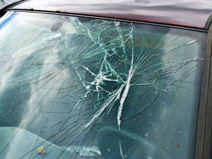 Refused to get a job; The principal's car, two-wheeler, windows vandalized by two youth | नोकरी लावण्यास दिला नकार ; दोघांकडून मुख्याध्यापकाच्या कार, दुचाकी, खिडक्यांची तोडफोड   Refused to get a job; The principal's car, two-wheeler, windows vandalized by two youth | नोकरी लावण्यास दिला नकार ; दोघांकडून मुख्याध्यापकाच्या कार, दुचाकी, खिडक्यांची तोडफोड