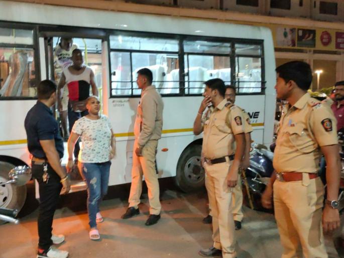 Tulinj police raid on Nigerian's unauthorized bar | नायजेरियनच्या अनधिकृत बारवर तुळींज पोलिसांची धाड Tulinj police raid on Nigerian's unauthorized bar | नायजेरियनच्या अनधिकृत बारवर तुळींज पोलिसांची धाड