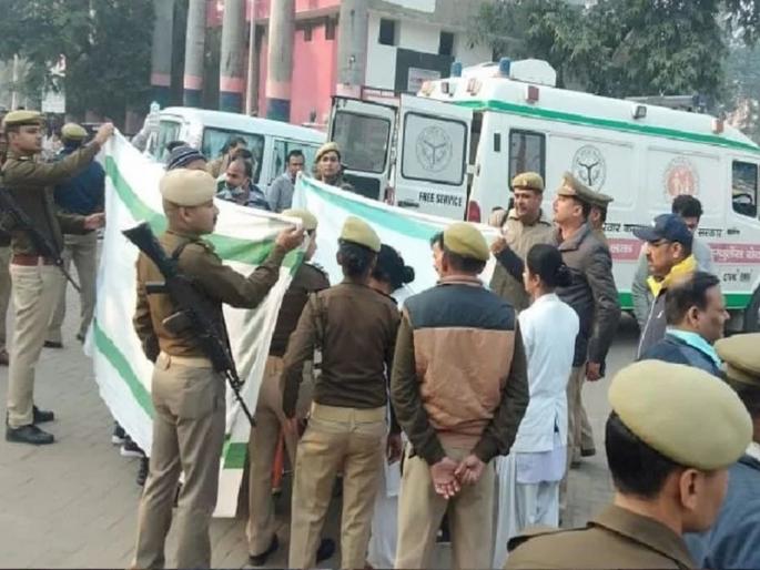 Funeral today on rape victim in Unnao; 25 lakh help from Yogi Adityanath | उन्नावमध्ये पिडीतेवर आज अंत्यसंस्कार; योगी आदित्यनाथांकडून 25 लाखांची मदत Funeral today on rape victim in Unnao; 25 lakh help from Yogi Adityanath | उन्नावमध्ये पिडीतेवर आज अंत्यसंस्कार; योगी आदित्यनाथांकडून 25 लाखांची मदत
