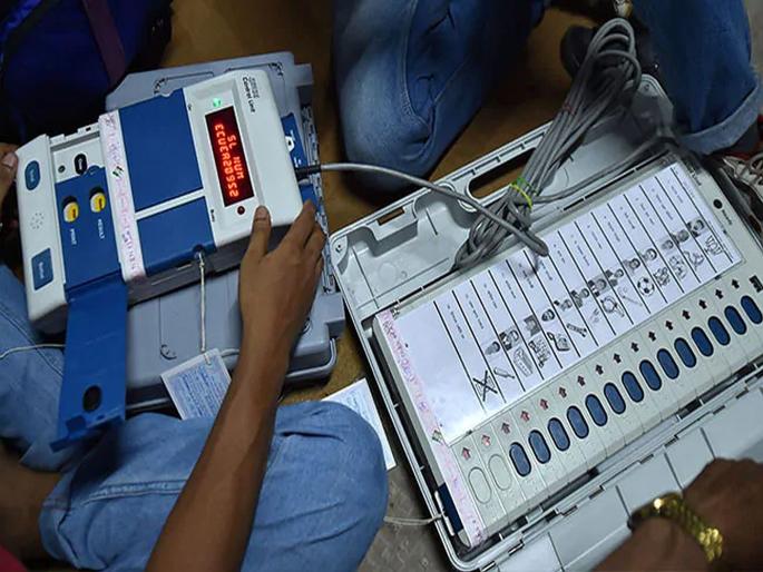 Five EVMs changed from morning in worli; after 2 hours waiting Voters went home | महाराष्ट्र निवडणूक २०१९: वरळीत सकाळपासून पाच ईव्हीएम बदलली; मतदारांनी पाठच फिरवली Five EVMs changed from morning in worli; after 2 hours waiting Voters went home | महाराष्ट्र निवडणूक २०१९: वरळीत सकाळपासून पाच ईव्हीएम बदलली; मतदारांनी पाठच फिरवली