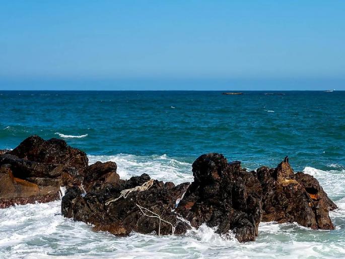 These countries have 'waited' for the sea... | या देशांनी लावली समुद्राची ‘वाट’... These countries have 'waited' for the sea... | या देशांनी लावली समुद्राची ‘वाट’...
