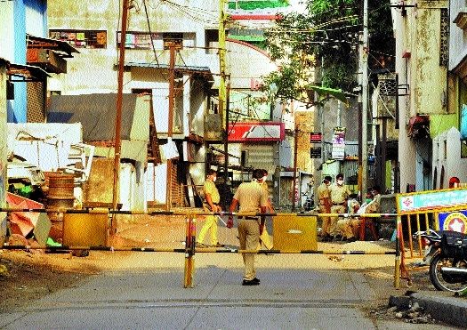 In Nagpur, 75 areas are sealed, 13 areas are less | नागपुरात ७५ परिसर सील, १३ परिसरांची व्याप्ती कमी In Nagpur, 75 areas are sealed, 13 areas are less | नागपुरात ७५ परिसर सील, १३ परिसरांची व्याप्ती कमी