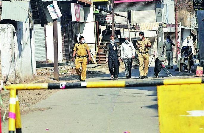 In Nagpur, eight more areas were sealed, one less | नागपुरात आणखी आठ परिसर सील, एकाची व्याप्ती केली कमी