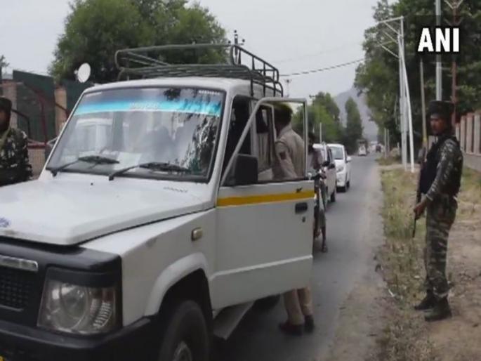 Police officer AK-47 missing, SPO joins Hizbul | काश्मीरमध्ये पोलीस अधिकारी एके-47 सह बेपत्ता; दहशतवादी संघटनेत सामील ?