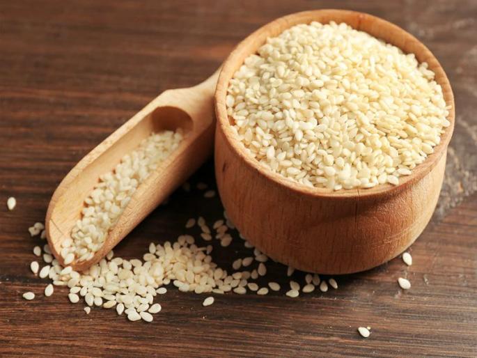 5 Reasons To Eat Sesame Seeds In Winters : The amazing benefits of sesame seeds | रोज सकाळी १ चमचा तीळ खा; पोटाचे त्रास दूर-हाडांना मिळेल पोषण, पाहा जबरदस्त फायदे