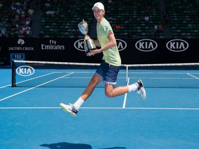 Korda father son duo creates history in Australian Open Champion | वडिलांपाठोपाठ मुलगाही बनला ऑस्ट्रेलियन ओपन चॅम्पियन, कोर्डा पिता-पुत्रांची कामगिरी