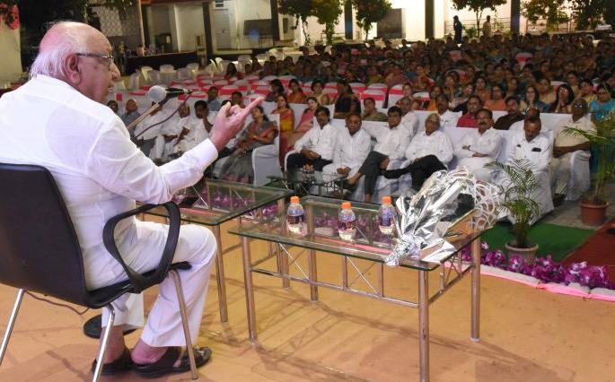 The sum of good things in religion is secularism: Suresh Dwadashiwar | धर्मातील चांगल्या गोष्टींची बेरीज म्हणजे सेक्युलॅरिझम : सुरेश द्वादशीवार The sum of good things in religion is secularism: Suresh Dwadashiwar | धर्मातील चांगल्या गोष्टींची बेरीज म्हणजे सेक्युलॅरिझम : सुरेश द्वादशीवार