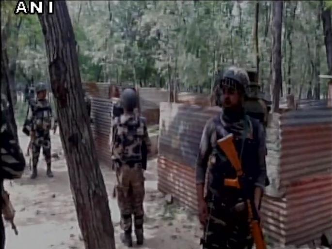 Three terrorists killed in Jammu and Kashmir | जम्मू-काश्मीरमध्ये तीन दहशतवाद्यांचा खात्मा Three terrorists killed in Jammu and Kashmir | जम्मू-काश्मीरमध्ये तीन दहशतवाद्यांचा खात्मा