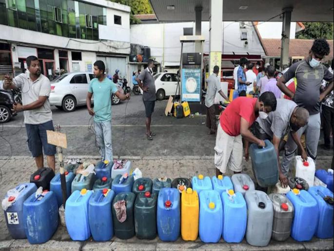 Money, no oil, school closed; Sri Lanka's worst condition coffers completely empty, inflation at 60 per cent | पैसे, तेल नाही, शाळा बंद; श्रीलंकेची तिजोरी पूर्ण रिकामी, महागाई ६० टक्क्यांवर Money, no oil, school closed; Sri Lanka's worst condition coffers completely empty, inflation at 60 per cent | पैसे, तेल नाही, शाळा बंद; श्रीलंकेची तिजोरी पूर्ण रिकामी, महागाई ६० टक्क्यांवर