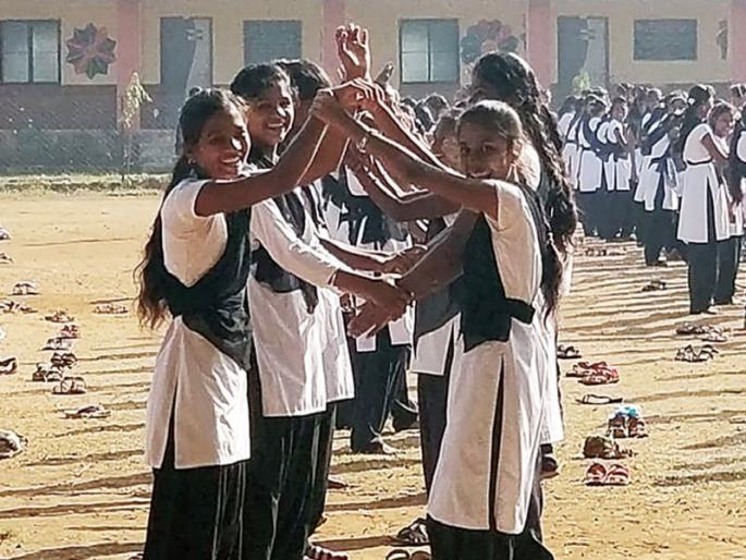 Lessons for Self-Defense Students | विद्यार्थिनींना स्व संरक्षणाचे धडे Lessons for Self-Defense Students | विद्यार्थिनींना स्व संरक्षणाचे धडे