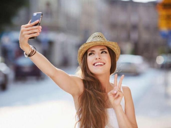 Planning for Goa trip dont click a selfies at these points | गोव्याला जाऊन या ठिकाणांवर चुकूनही घेऊ नका सेल्फी, पडू शकतं महागात!