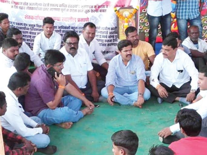 Shiv Sena and BJP's movement for rehabilitation of displaced people | विस्थापितांच्या पुनर्वसनासाठी शिवसेना व भाजपाचे आंदोलन Shiv Sena and BJP's movement for rehabilitation of displaced people | विस्थापितांच्या पुनर्वसनासाठी शिवसेना व भाजपाचे आंदोलन