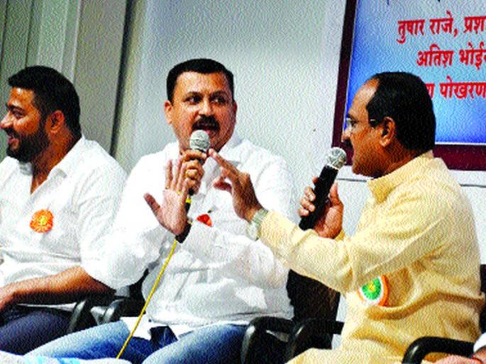 Army youth leader, Golden Gang's founder, citizens held Dharevar | सेनेचा युवा नेता गोल्डन गँगचा सूत्रधार, नागरिकांनी धरले धारेवर Army youth leader, Golden Gang's founder, citizens held Dharevar | सेनेचा युवा नेता गोल्डन गँगचा सूत्रधार, नागरिकांनी धरले धारेवर