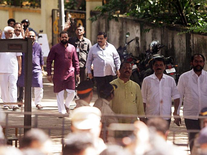 maharashtra election 2019 shiv sena asks its mlas to leave hotel retreat | महाराष्ट्र निवडणूक 2019: शिवसेनेचे आमदार हॉटेलमधून निघाले; 17 नोव्हेंबरला मुंबईत परतणार maharashtra election 2019 shiv sena asks its mlas to leave hotel retreat | महाराष्ट्र निवडणूक 2019: शिवसेनेचे आमदार हॉटेलमधून निघाले; 17 नोव्हेंबरला मुंबईत परतणार